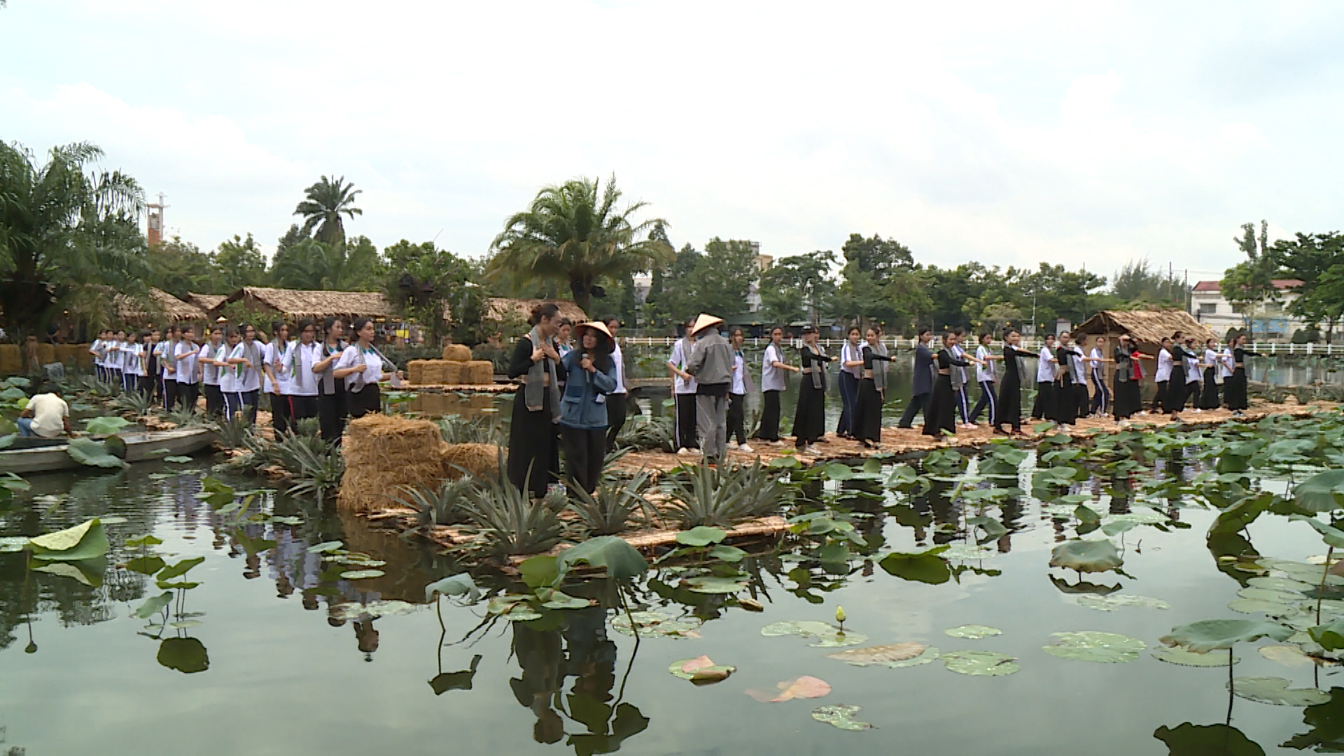 lễ hội Áo Bà Ba 