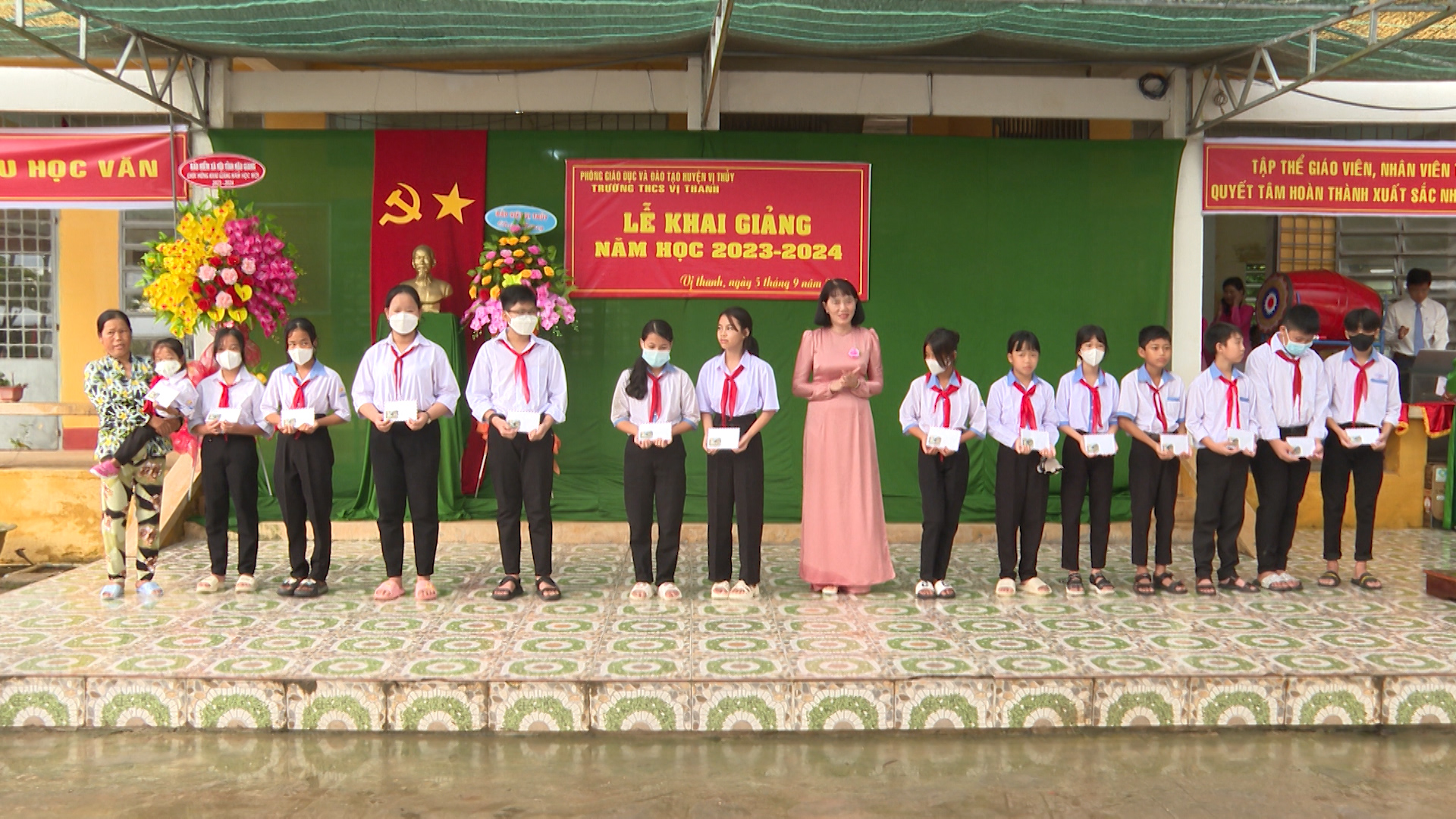 hình ảnh ấn tượng mùa tựu trường