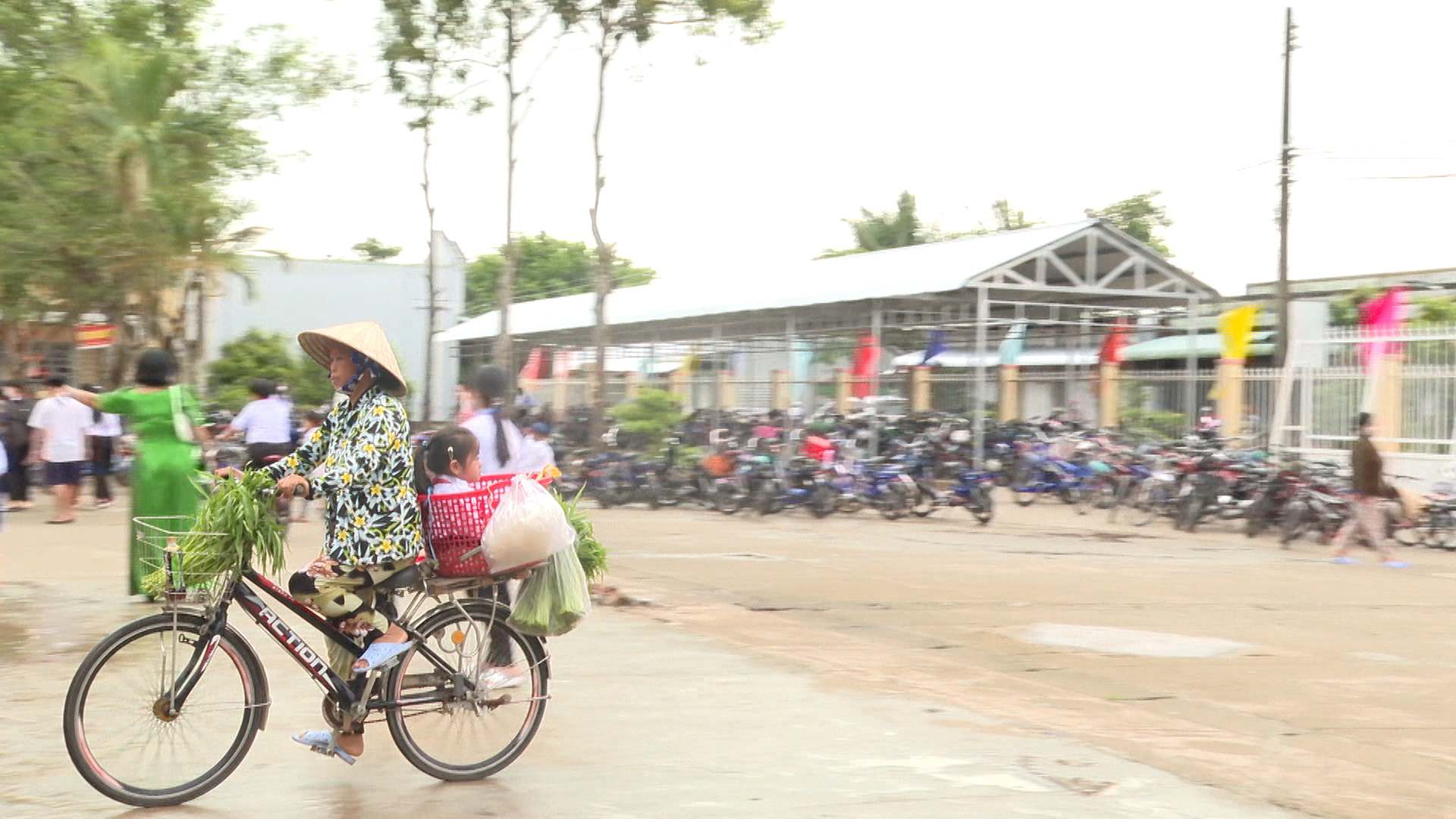 hinh_ảnh_ấn_tượng_khai_giảng