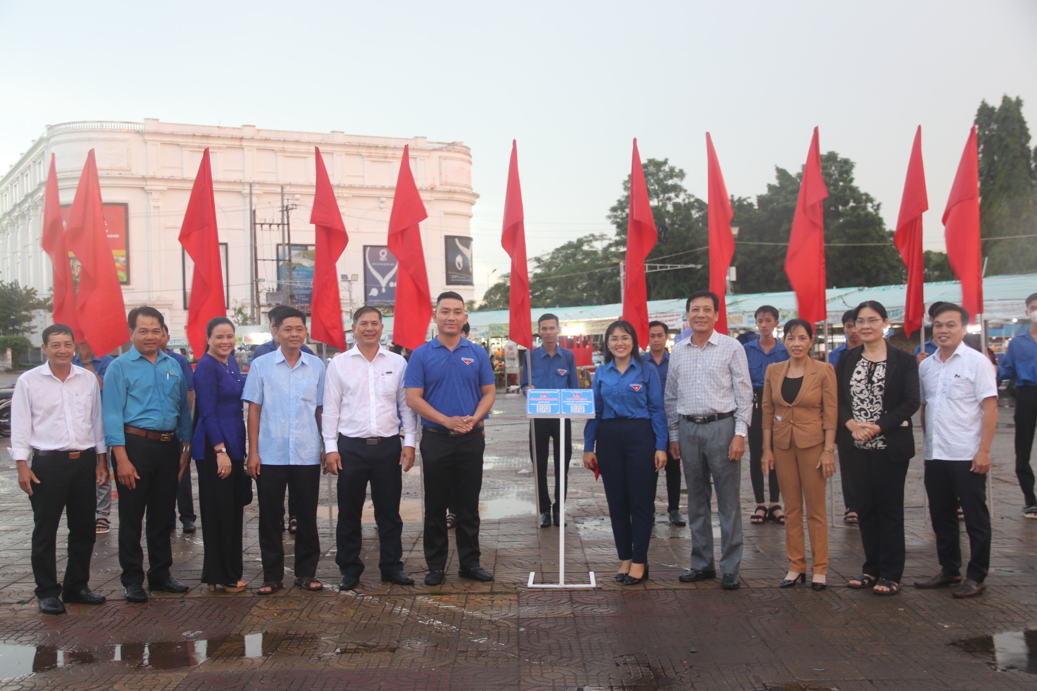 chợ đêm không dùng tiền mặt