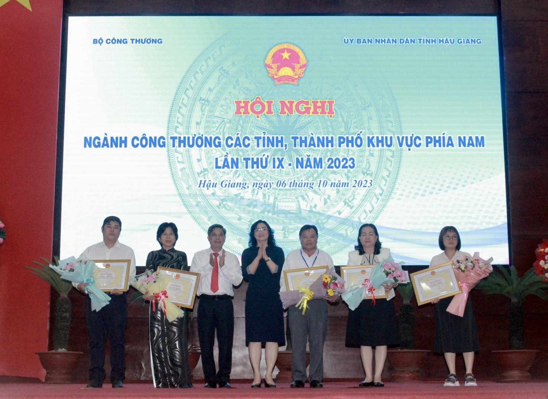 Bà Phan Thị Thắng dự hội nghị ngành công thương phía Nam 