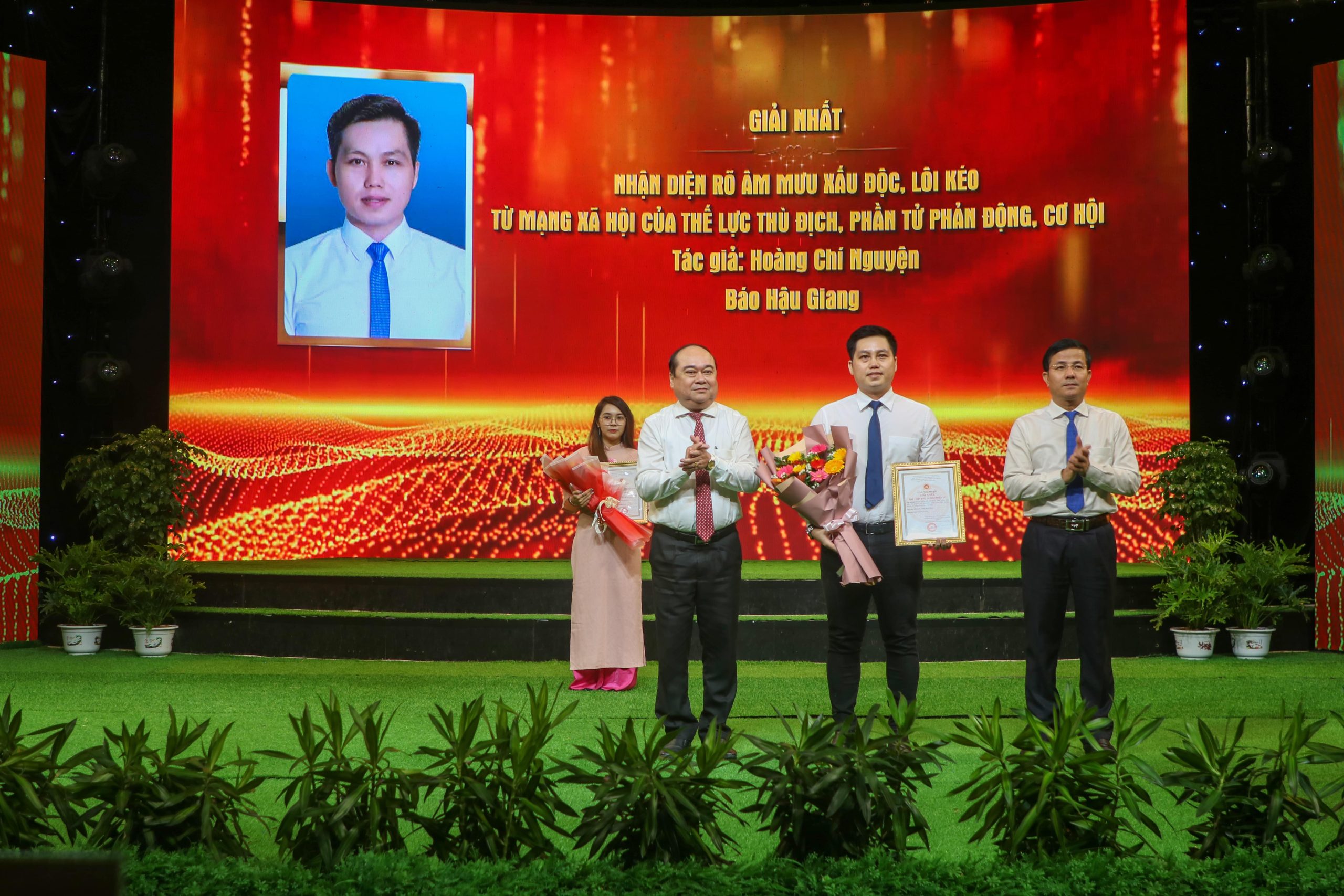 Ông Trần Văn Chính - Uỷ viên Ban Thường vụ Tỉnh uỷ, Chủ tịch Ủy ban Mặt trận Tổ quốc Việt Nam
