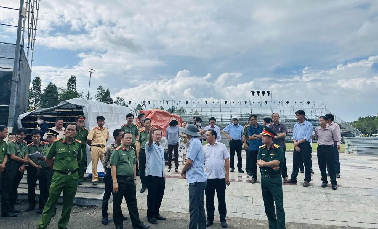 hau giang ban phao hoa nghe thuat